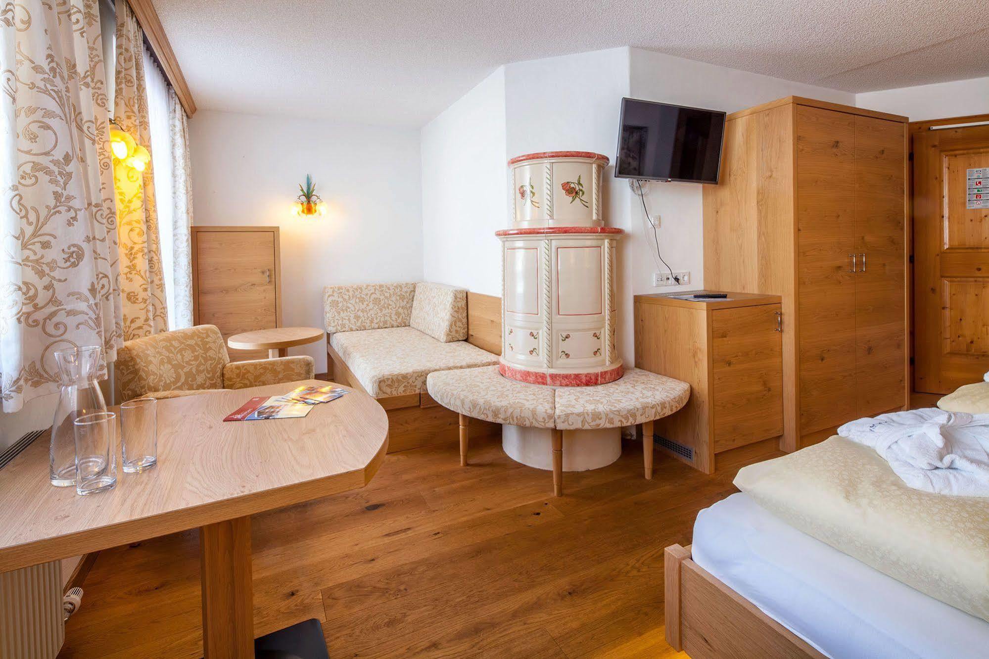 Hotel Anemone Лех ам Алберг Екстериор снимка